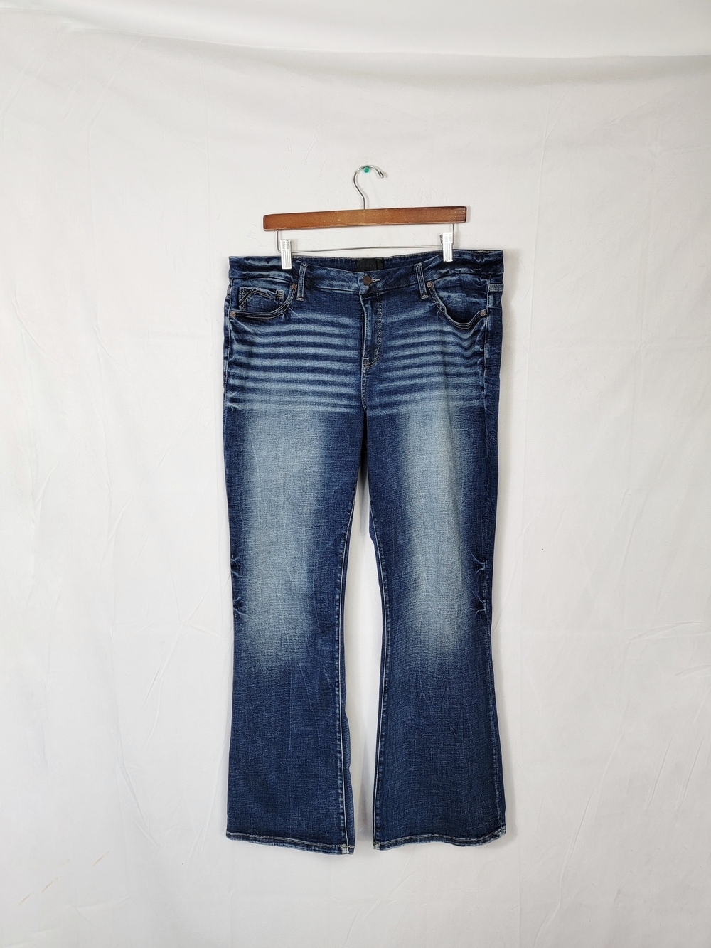 Women's Size 36 X 32 Buckle Black Bootcut Jeans